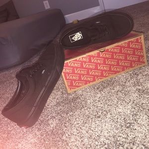 classic low top vans, (black)